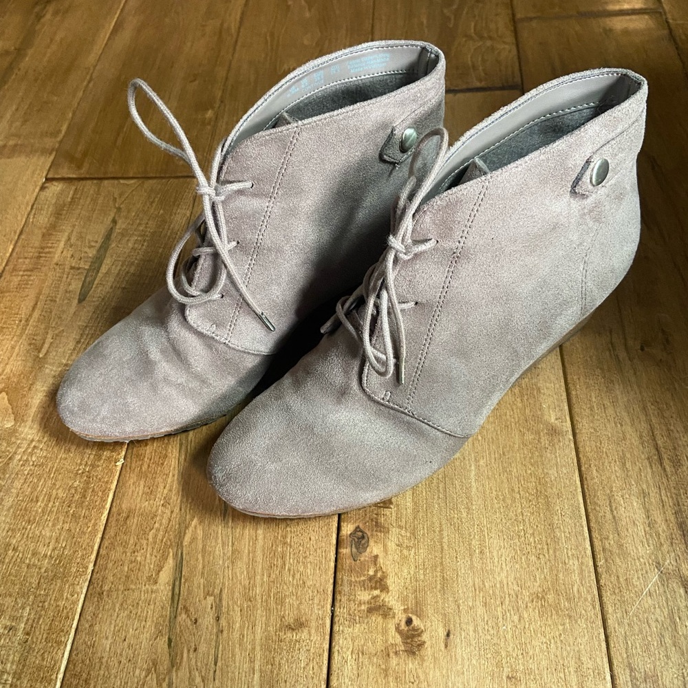 Women's Suede Ankle Boots - Taupe